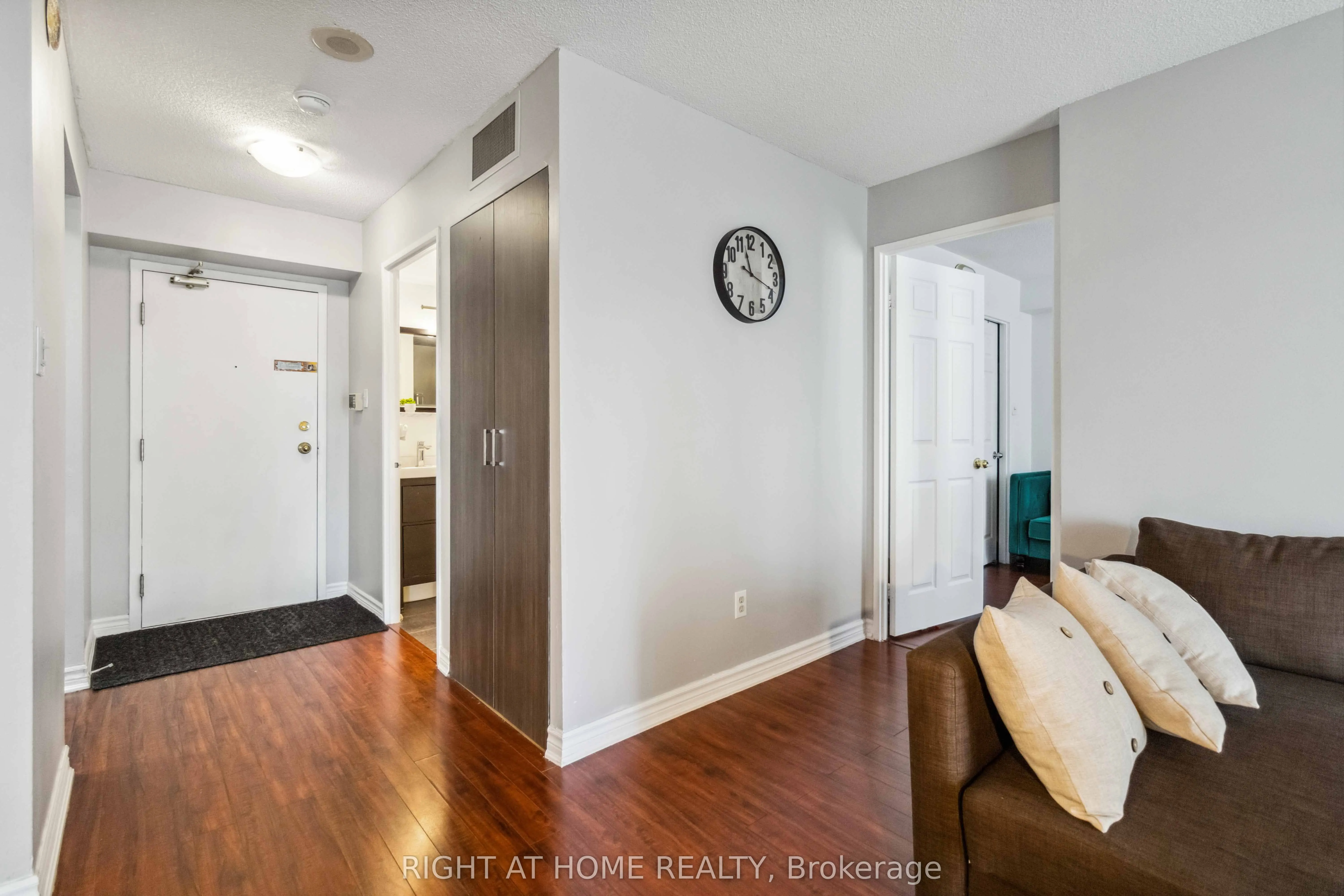 285 Enfield Place, #611