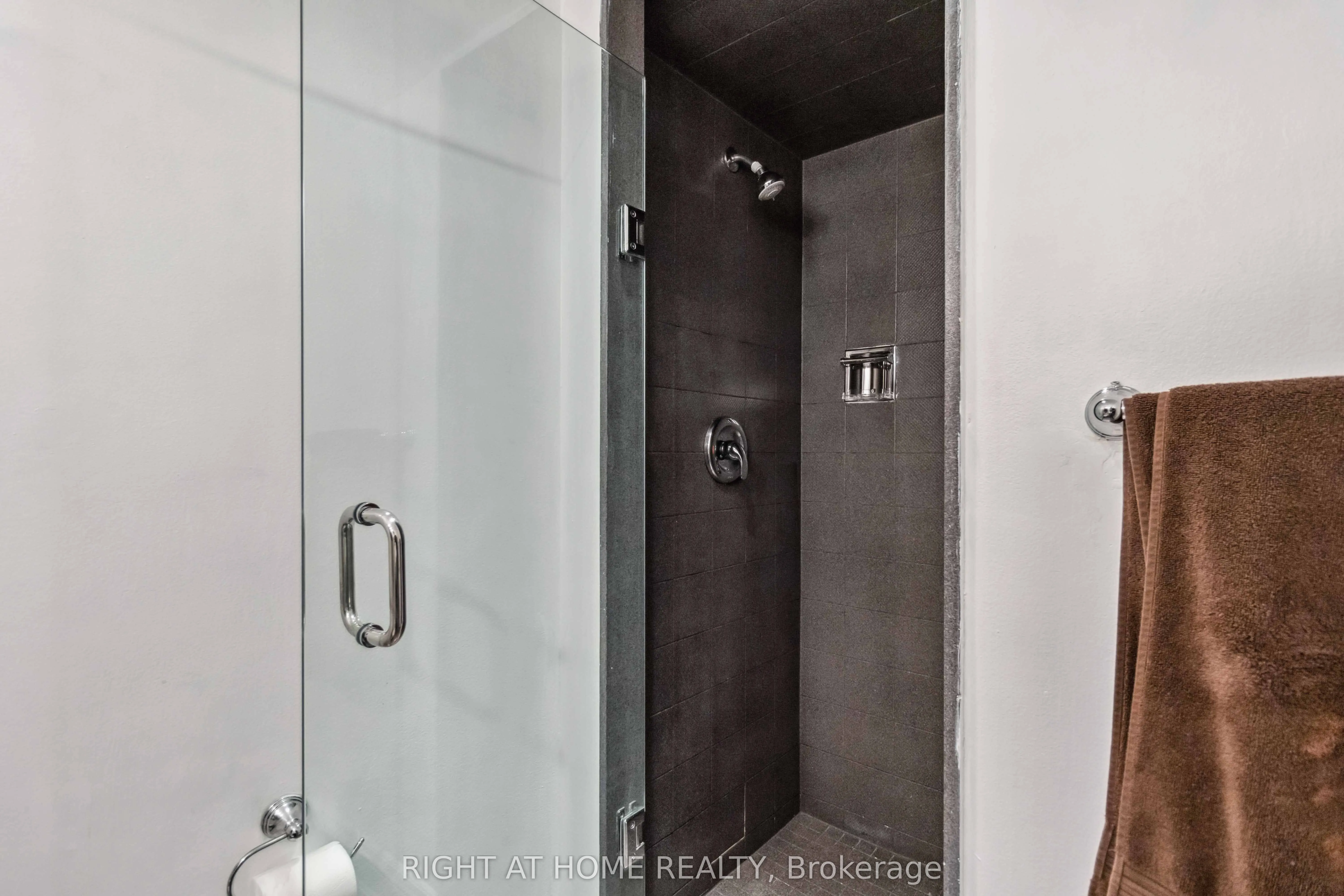 285 Enfield Place, #611