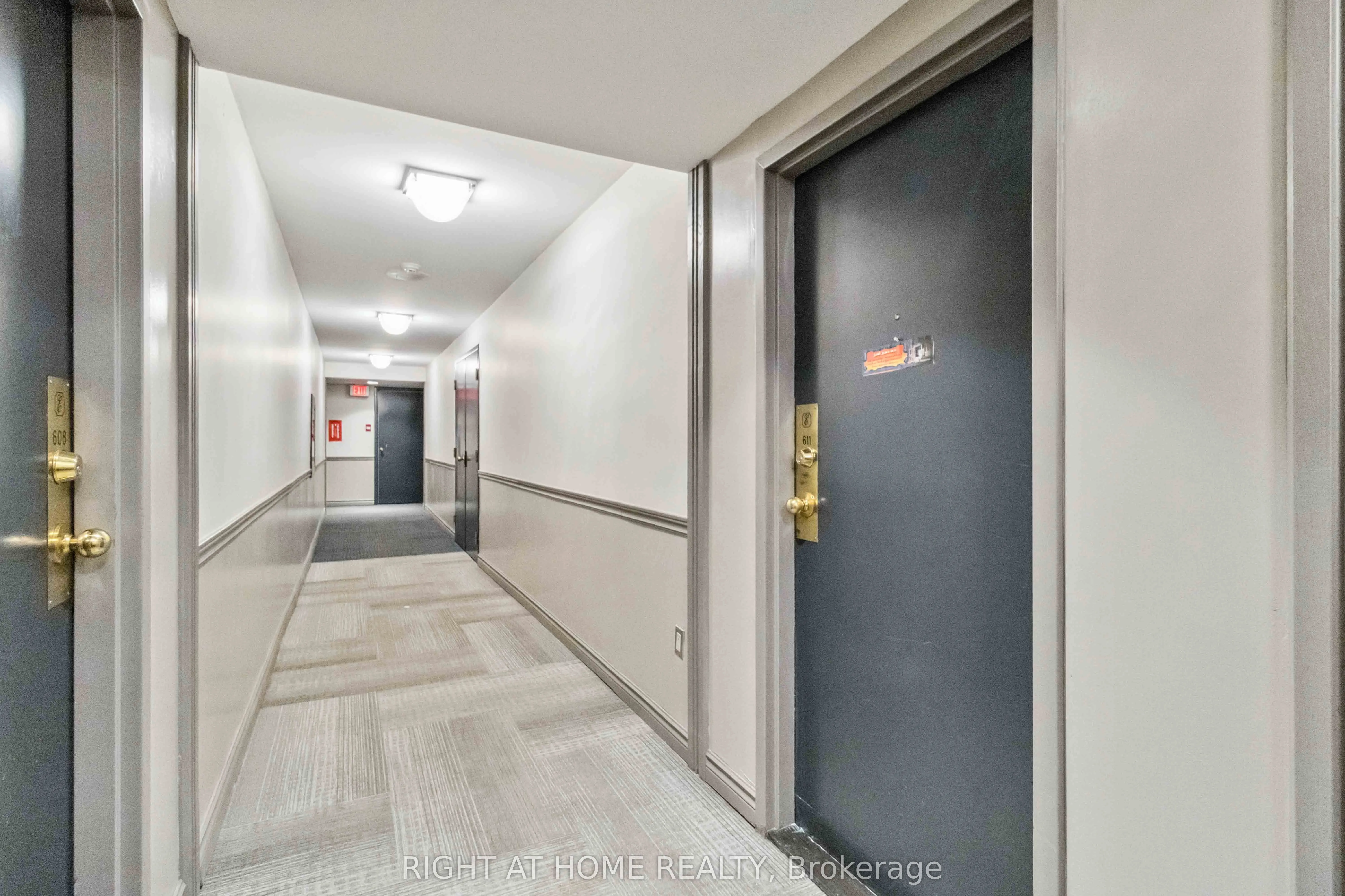 285 Enfield Place, #611