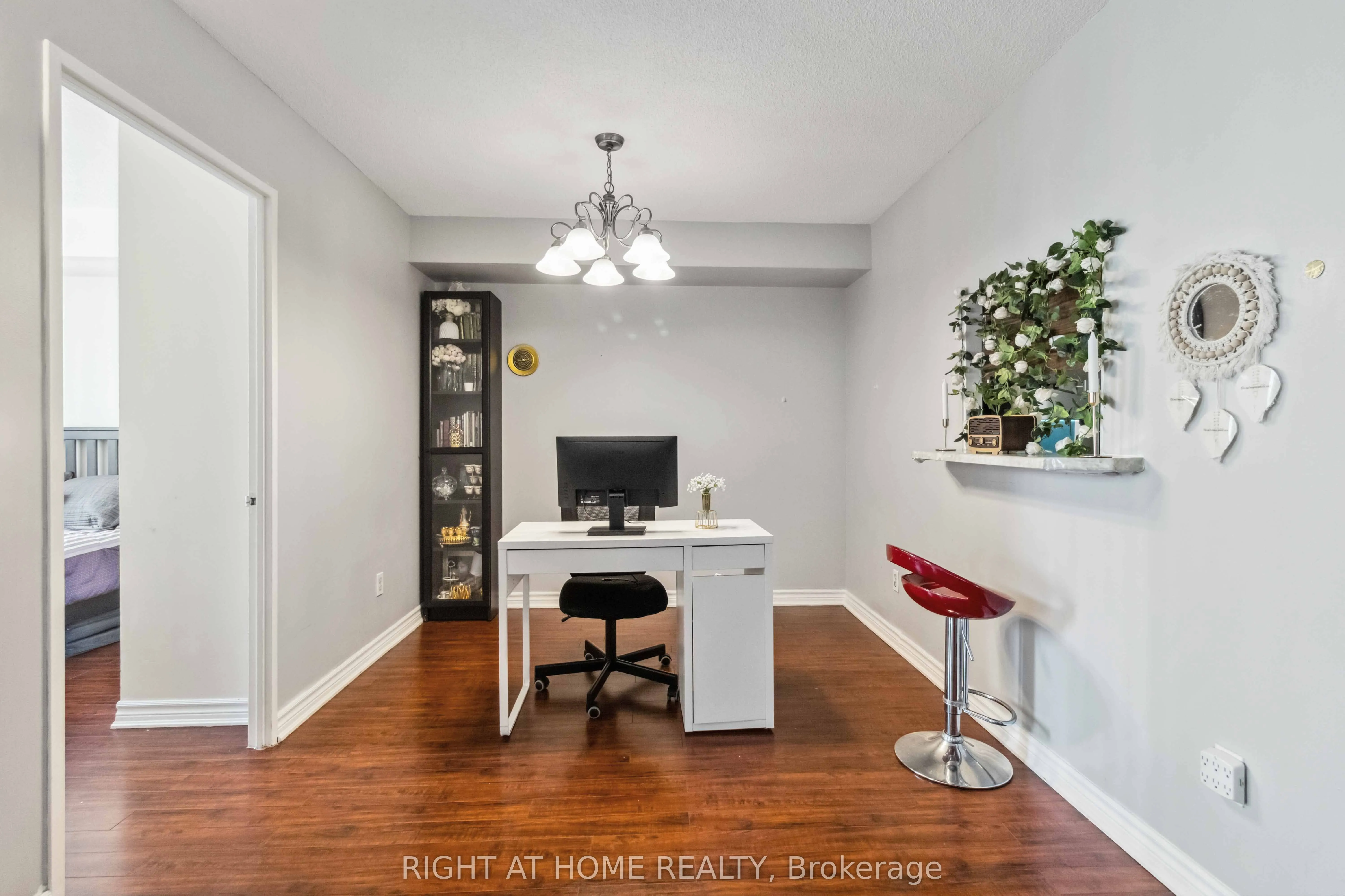 285 Enfield Place, #611
