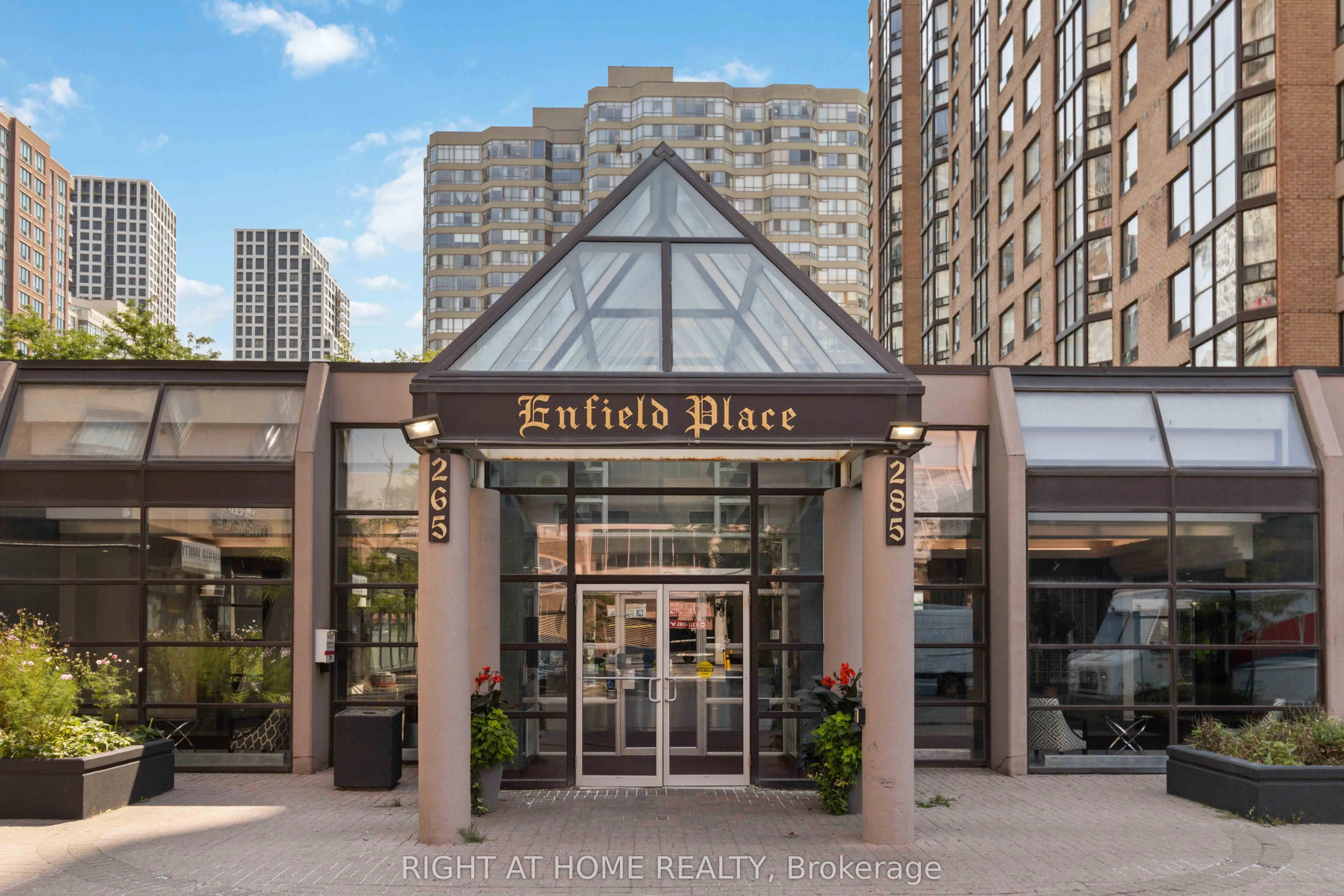 285 Enfield Place, #611