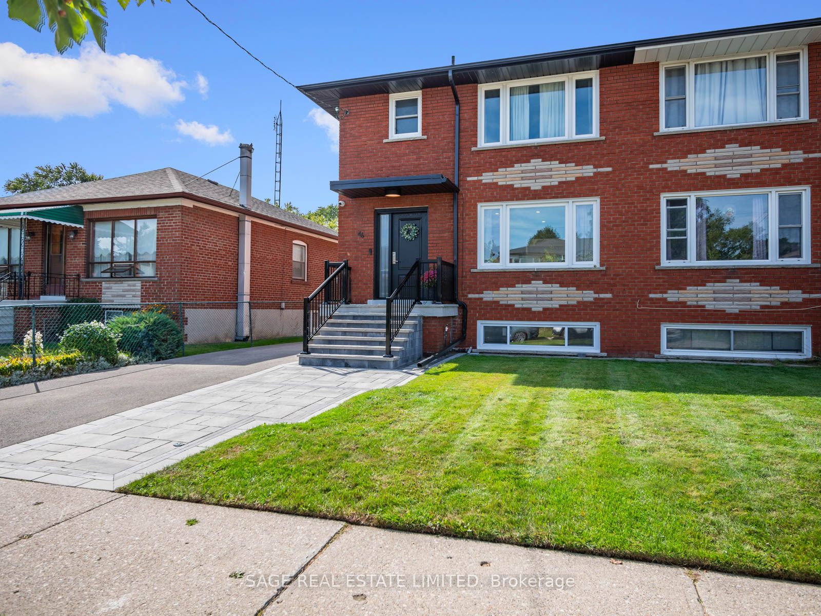 46 Foch Avenue