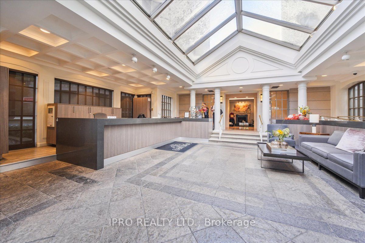55 Kingsbridge Garden Circle, #613
