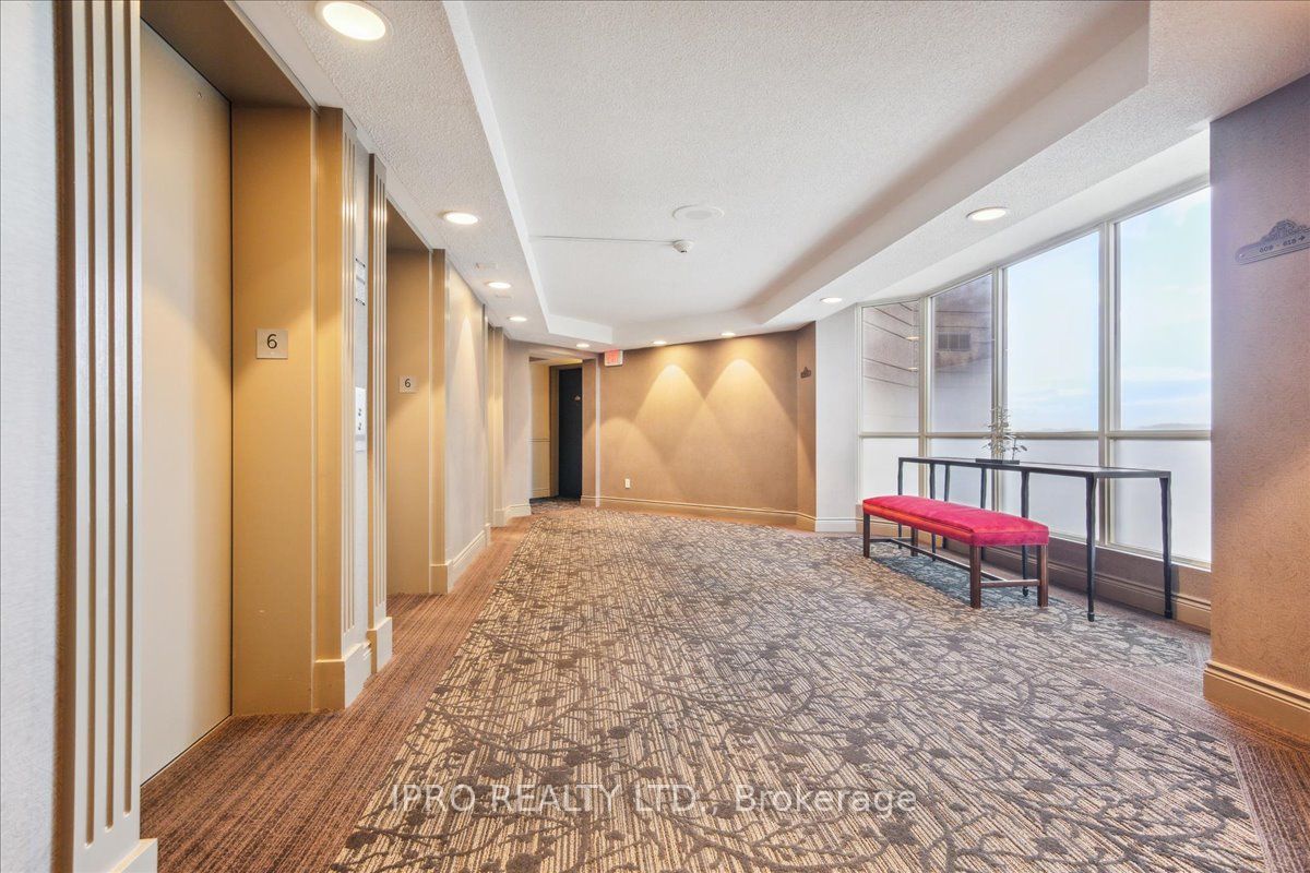 55 Kingsbridge Garden Circle, #613