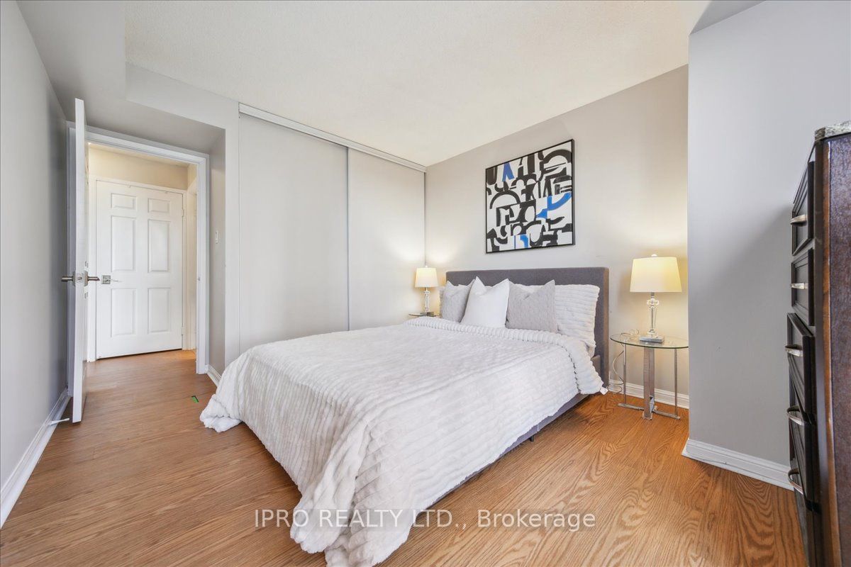 55 Kingsbridge Garden Circle, #613