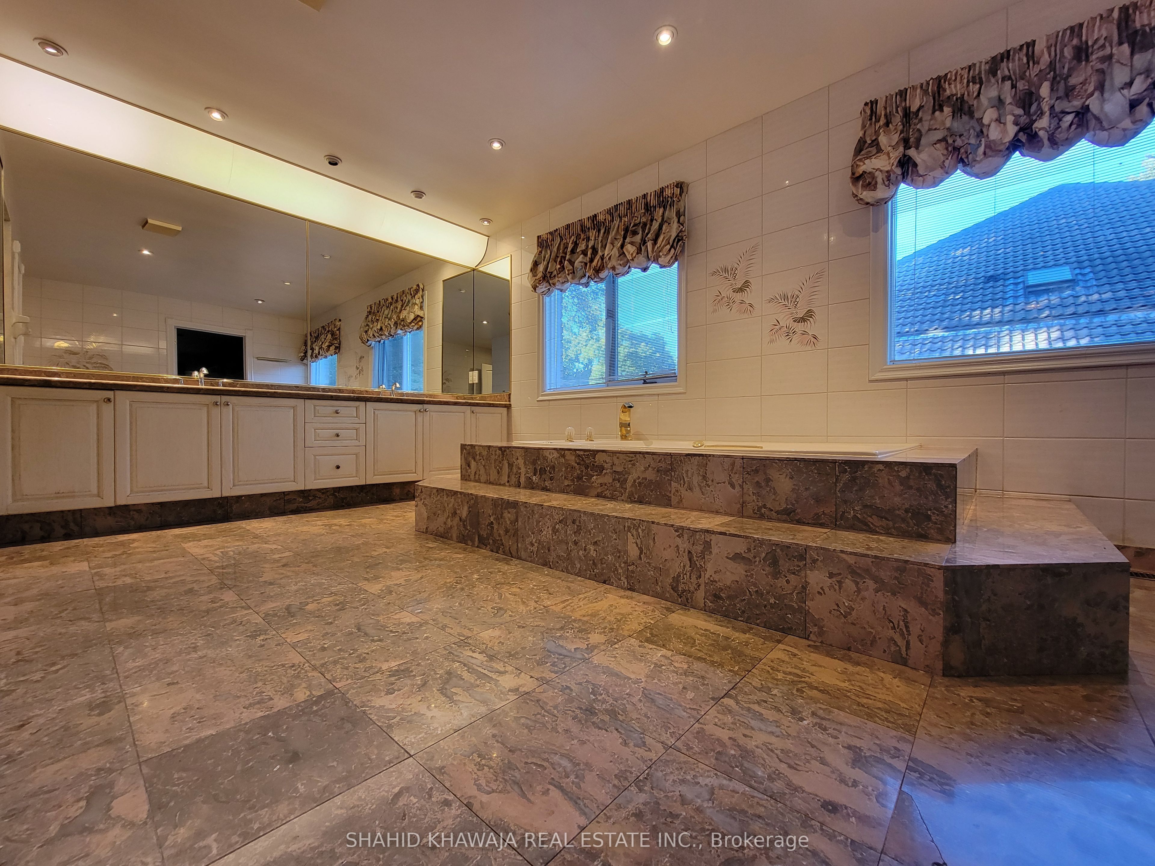 2480 MISSISSAUGA Road