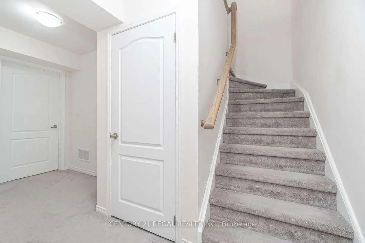 11 Applewood Lane, #112