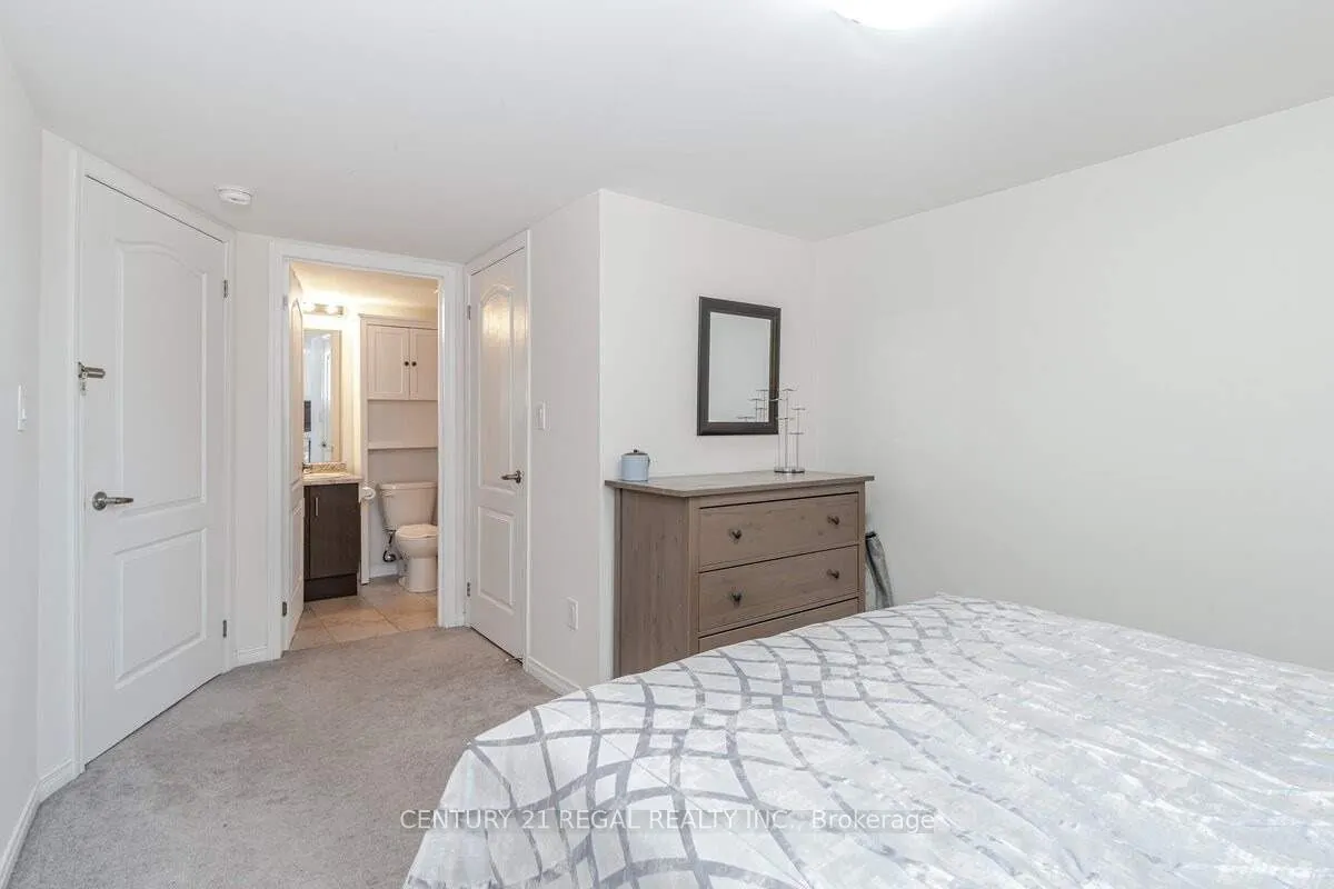 11 Applewood Lane, #112