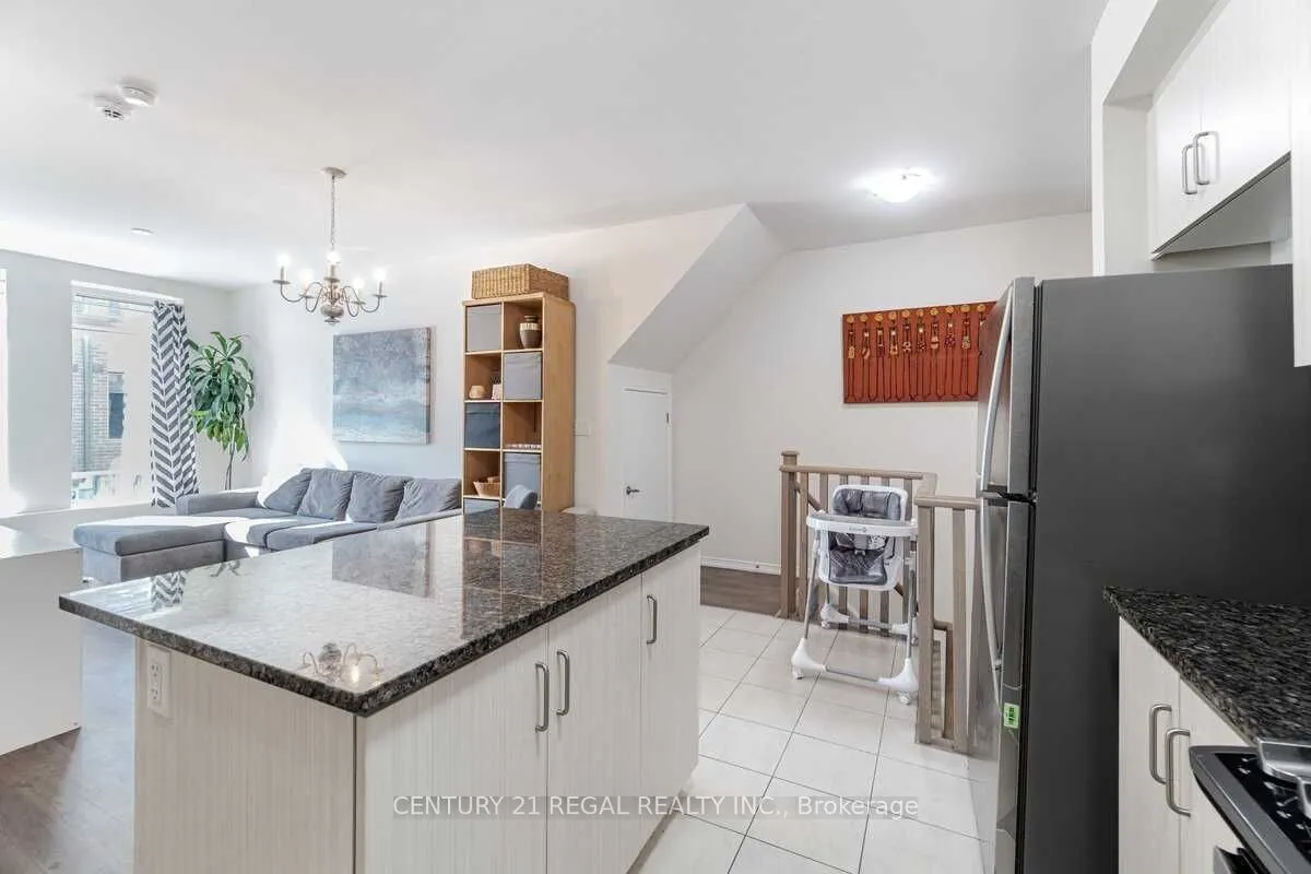11 Applewood Lane, #112