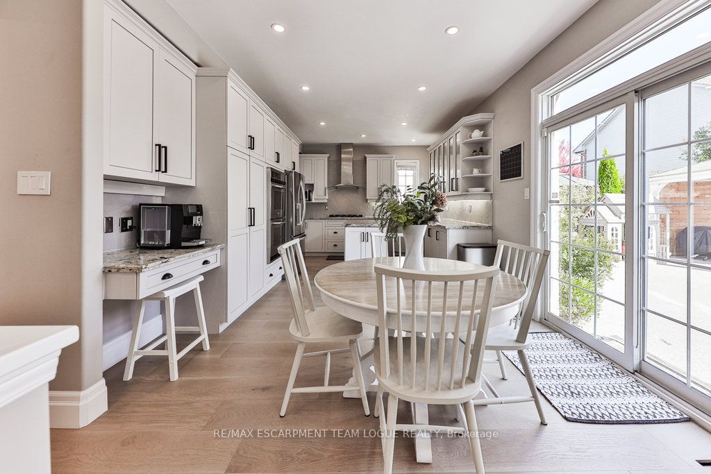 2557 ARMOUR Crescent