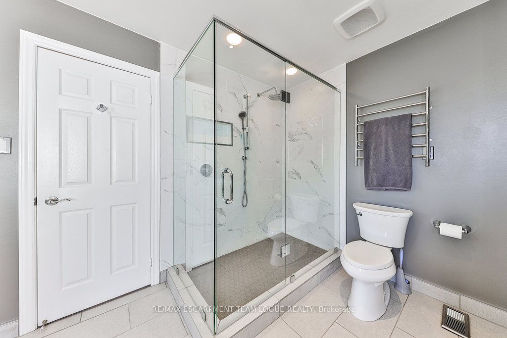 2557 ARMOUR Crescent