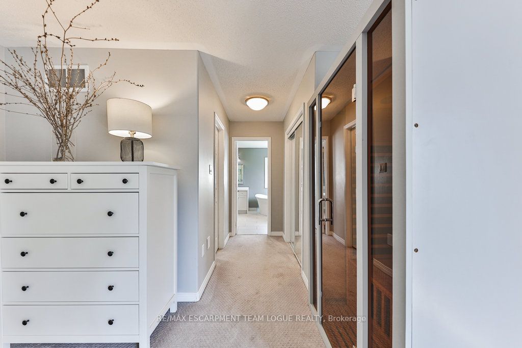2557 ARMOUR Crescent