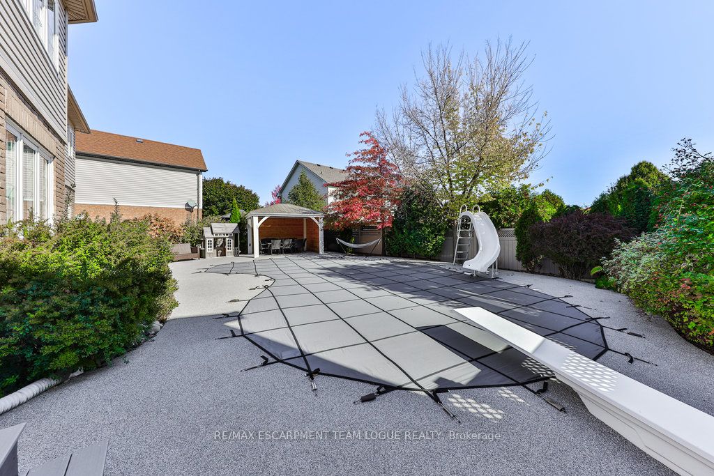 2557 ARMOUR Crescent