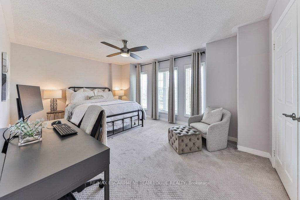 2557 ARMOUR Crescent