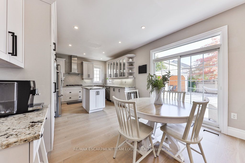 2557 ARMOUR Crescent