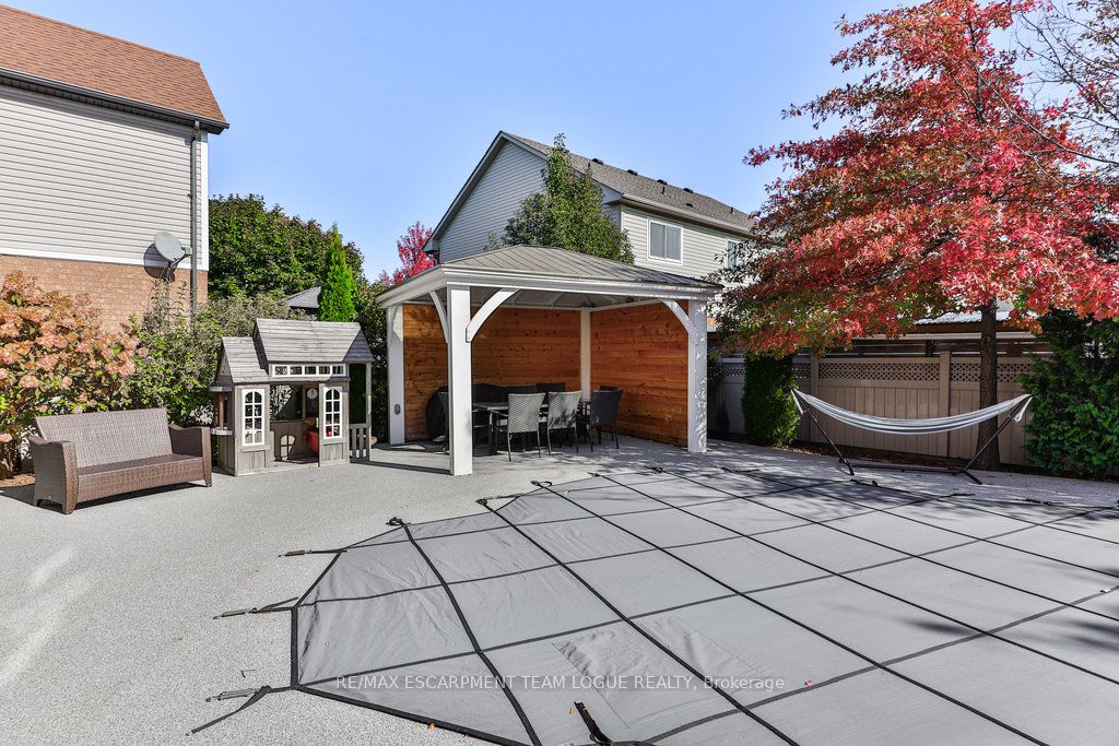 2557 ARMOUR Crescent