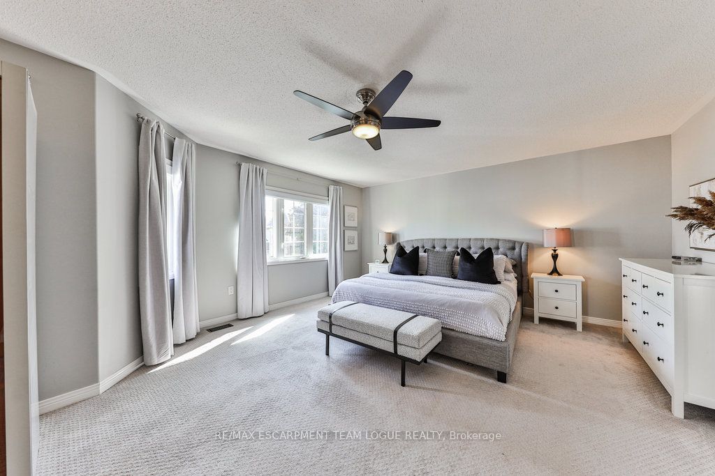 2557 ARMOUR Crescent