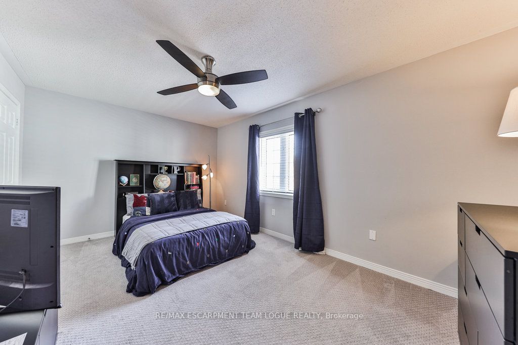 2557 ARMOUR Crescent