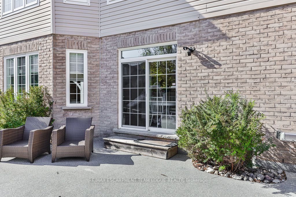 2557 ARMOUR Crescent