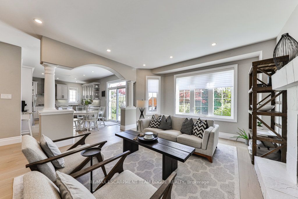 2557 ARMOUR Crescent