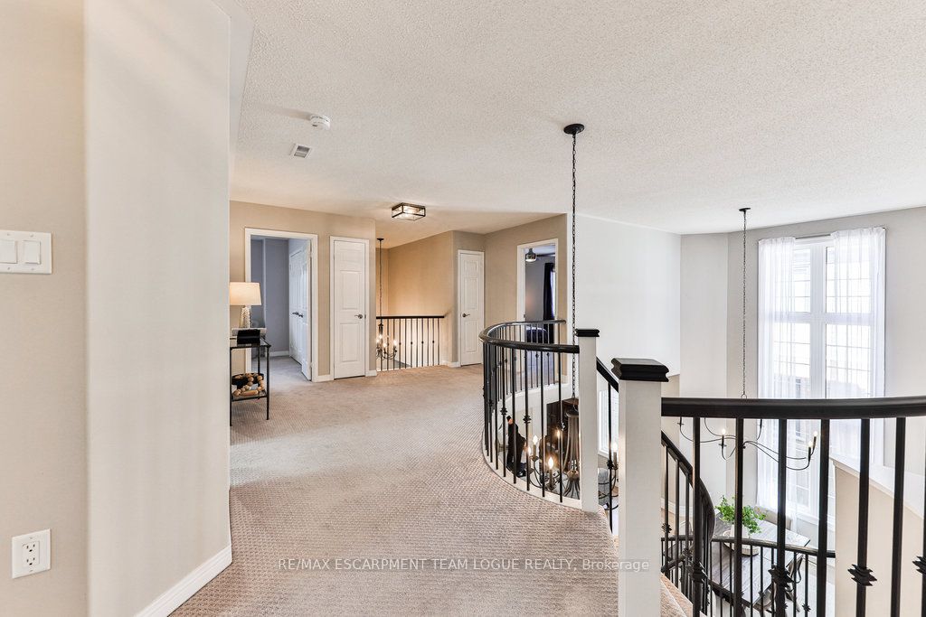 2557 ARMOUR Crescent