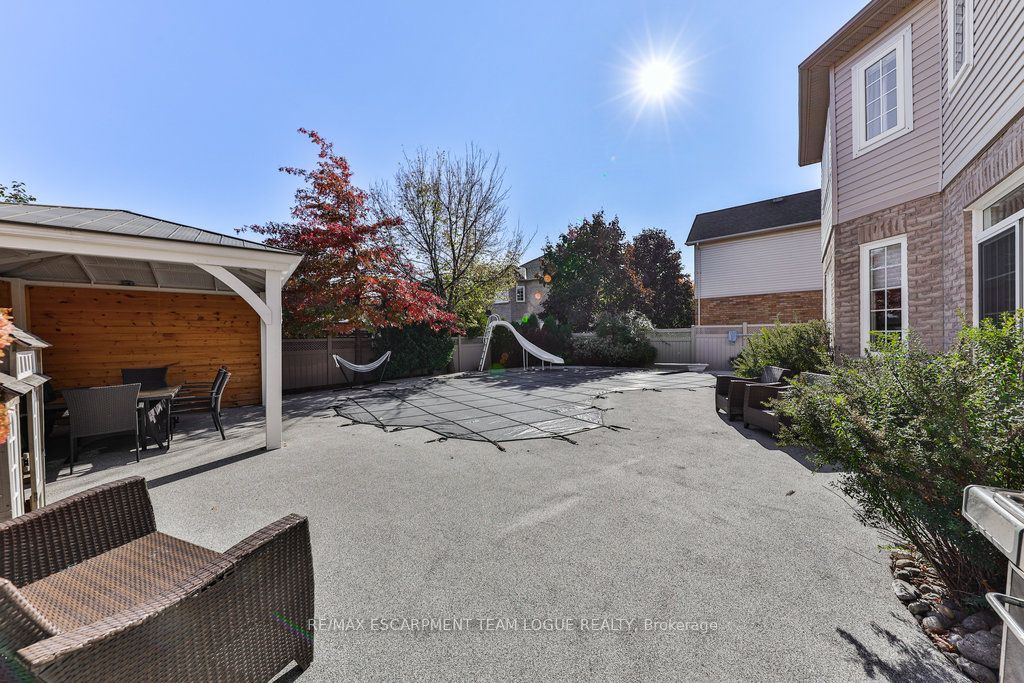 2557 ARMOUR Crescent