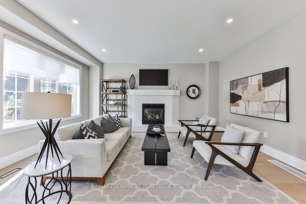 2557 ARMOUR Crescent