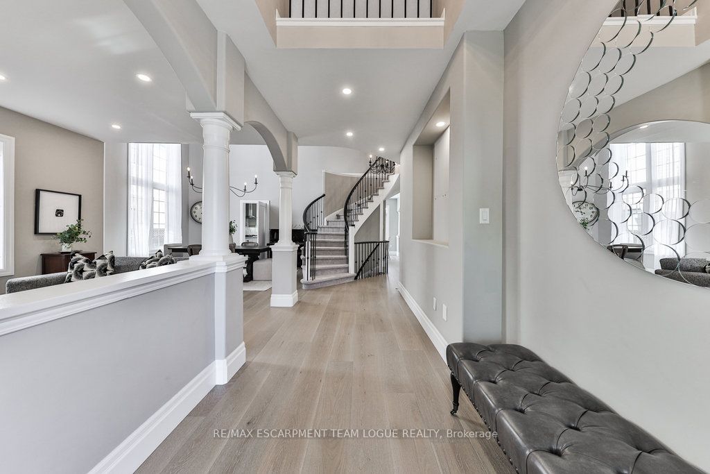 2557 ARMOUR Crescent