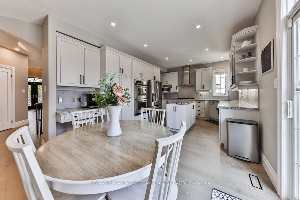 2557 ARMOUR Crescent