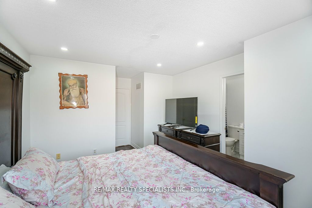27 Coachwhip Road