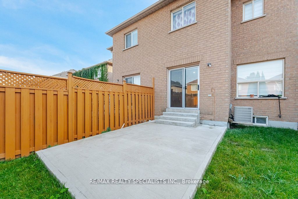 27 Coachwhip Road