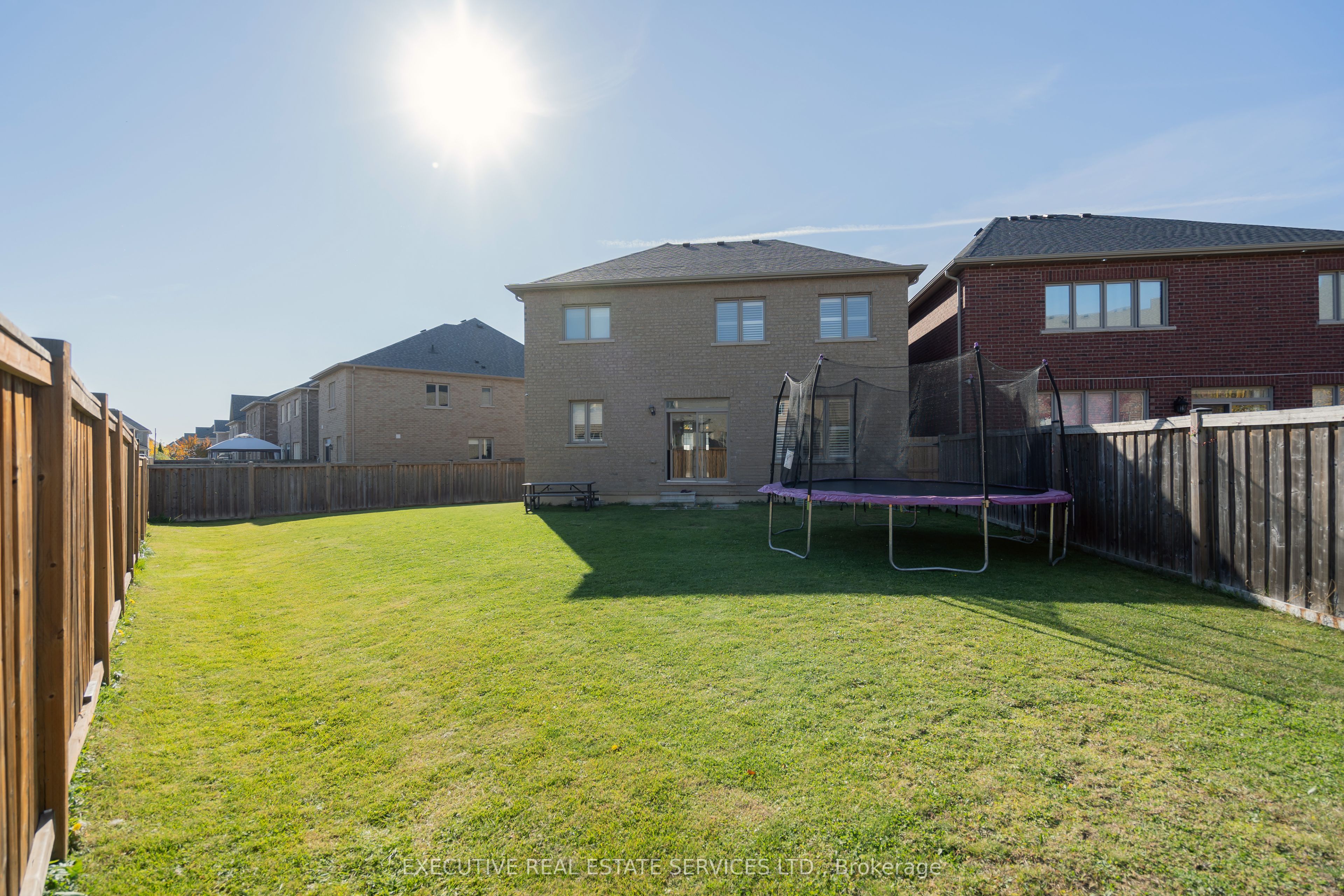 11 Goodsway Trail