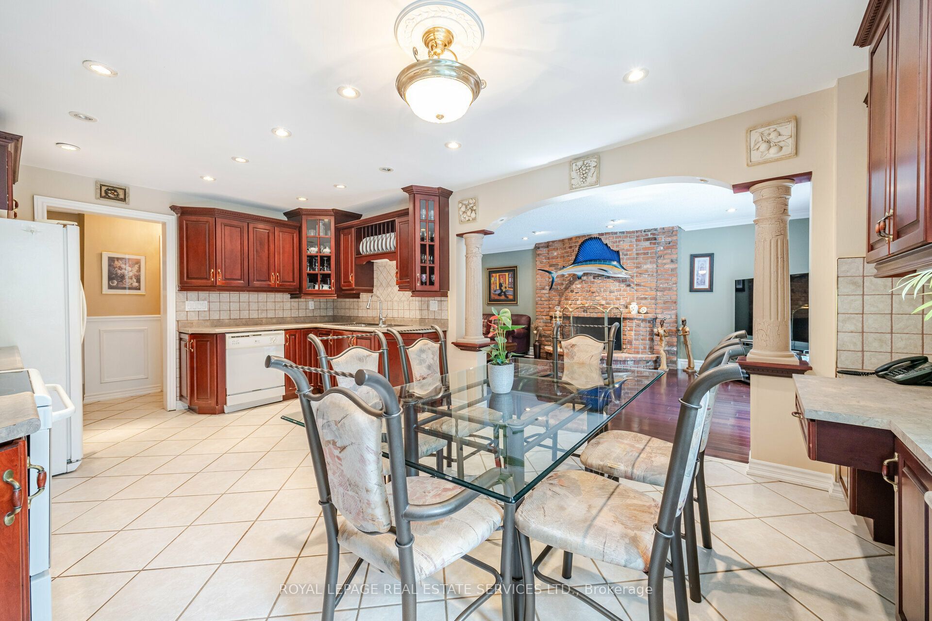 2130 Autumn Breeze Drive N