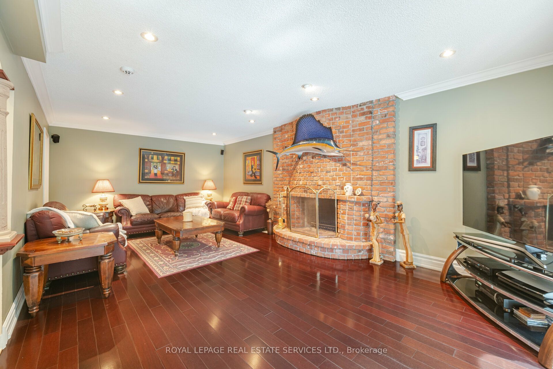 2130 Autumn Breeze Drive N