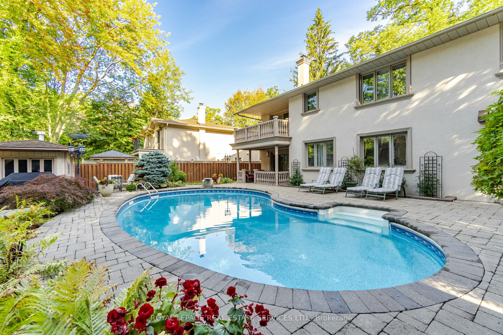 2130 Autumn Breeze Drive N