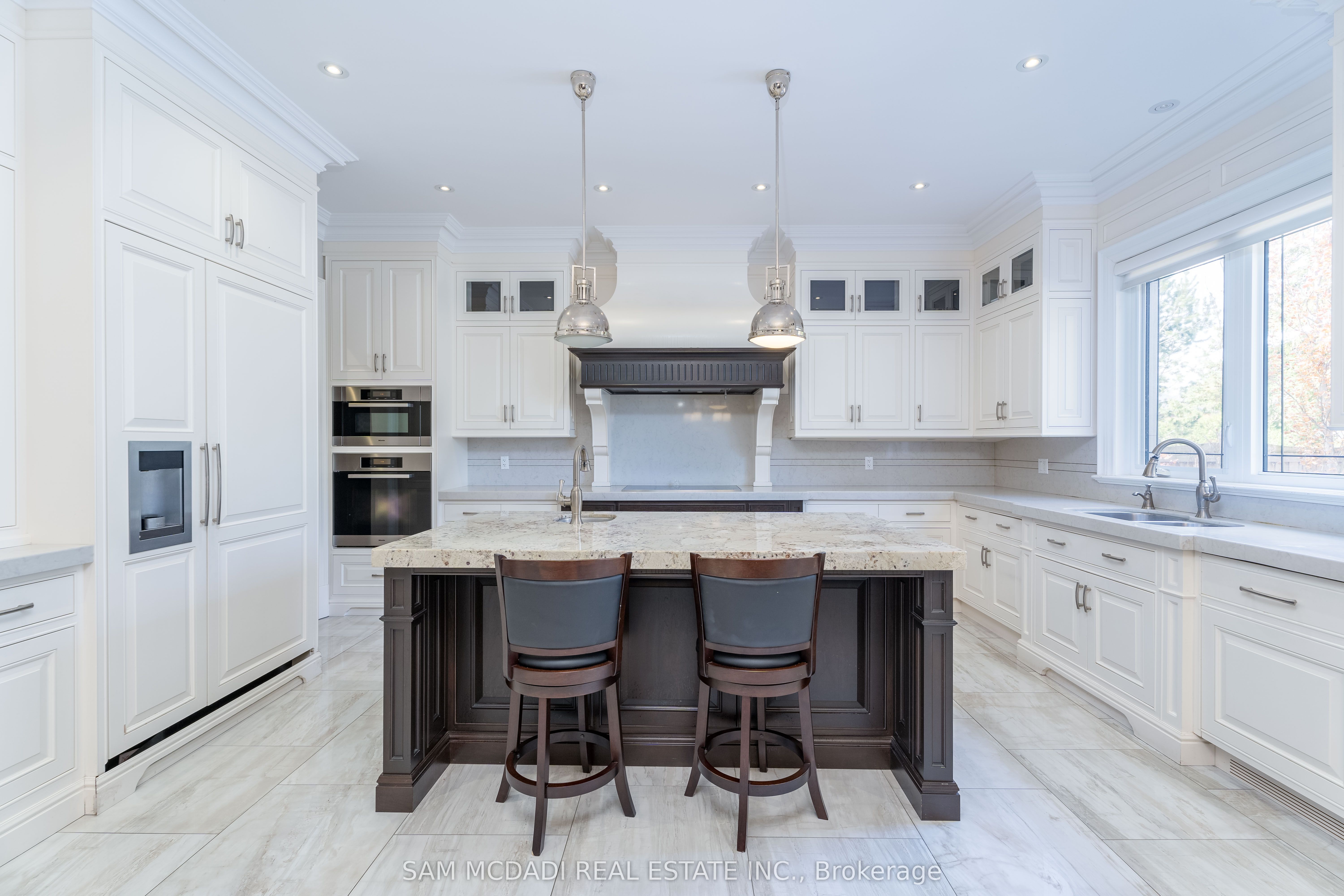 1689 Carolyn Road