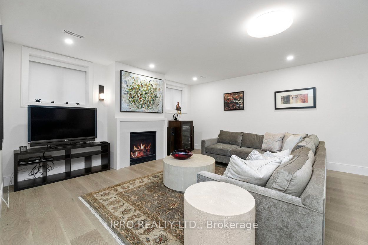 47 Ambleside Avenue