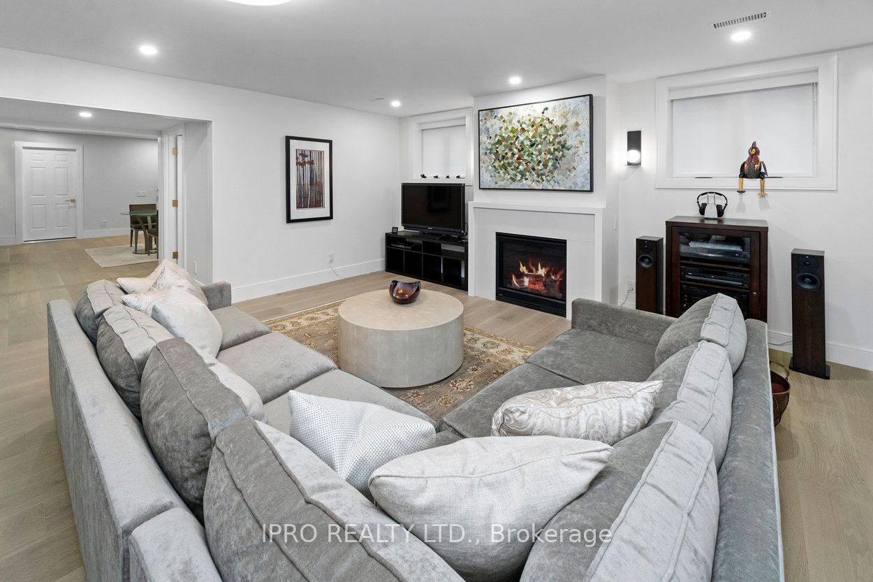 47 Ambleside Avenue