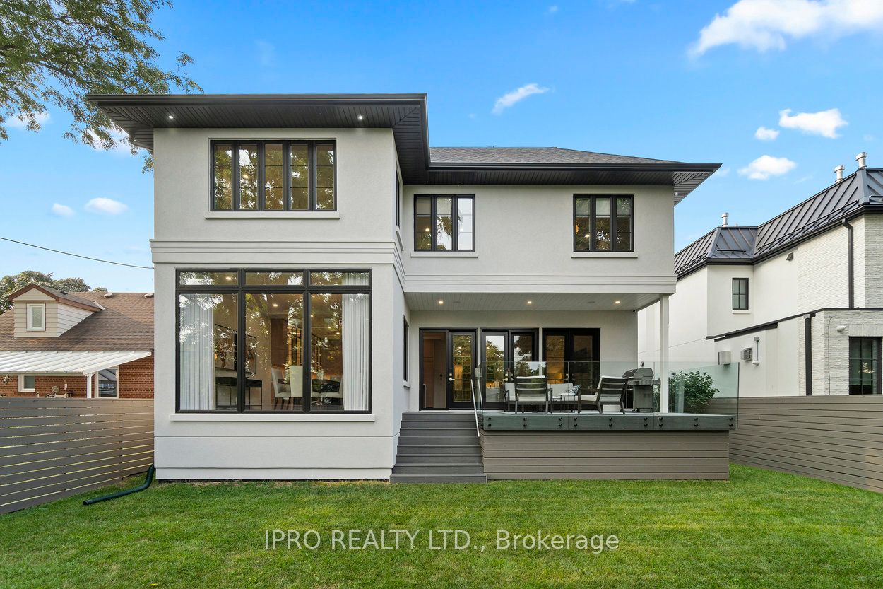 47 Ambleside Avenue