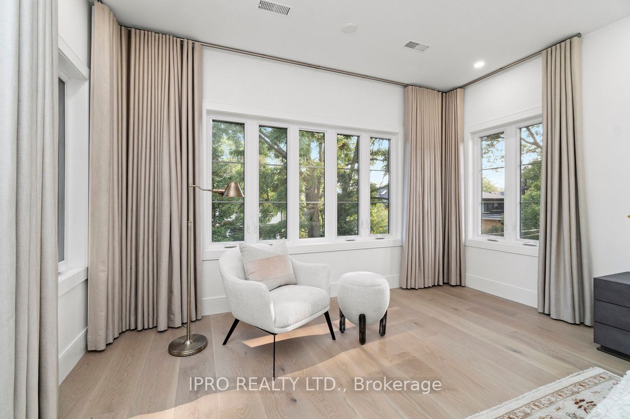 47 Ambleside Avenue