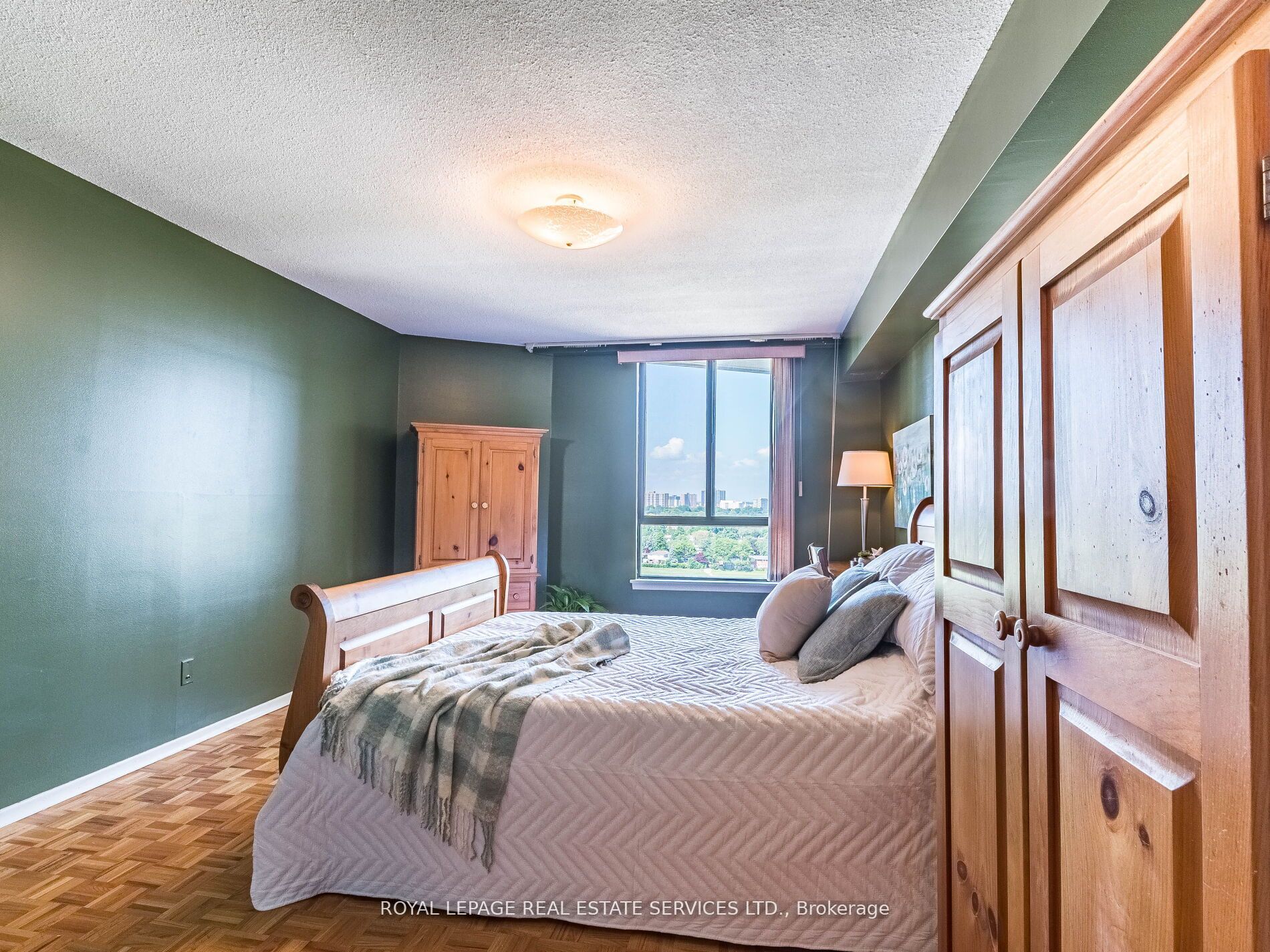 284 Mill Road #PH 8