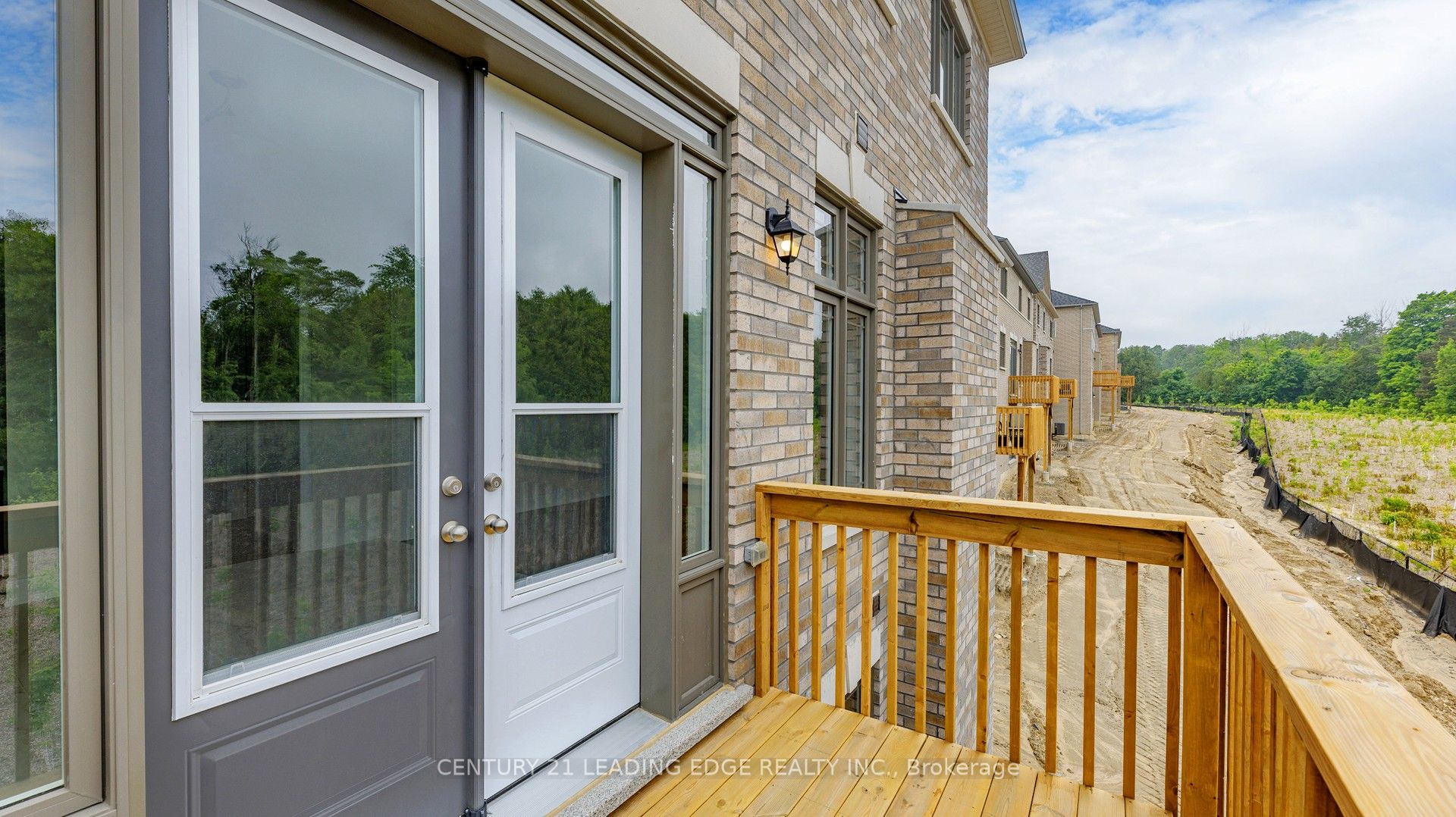 55 Raspberry Ridge Avenue