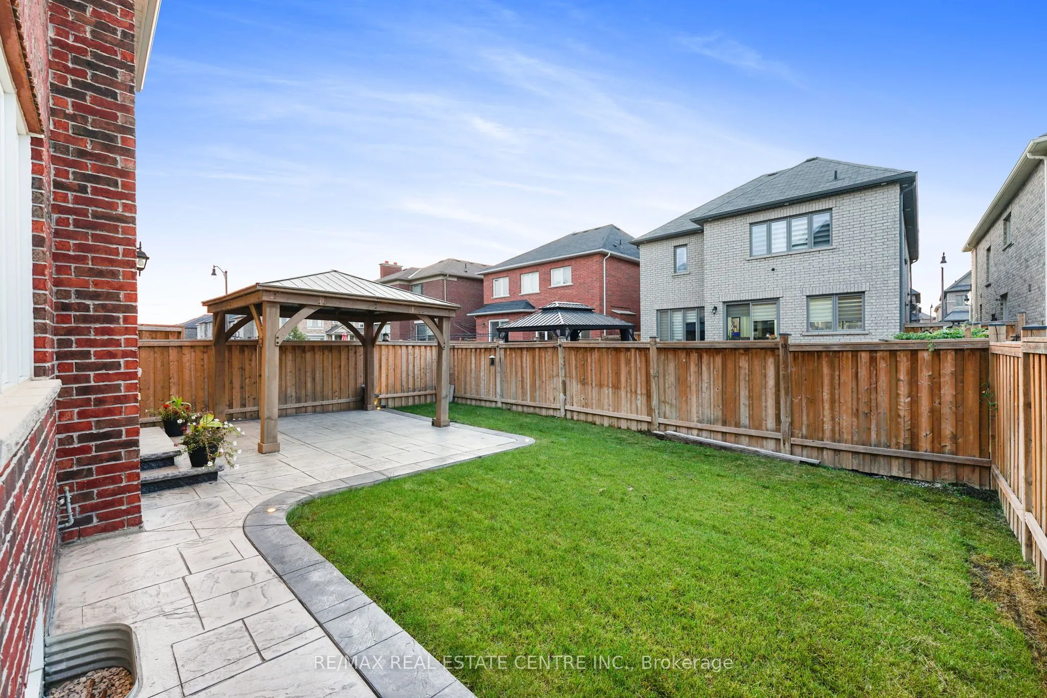 5 Forsyth Crescent E