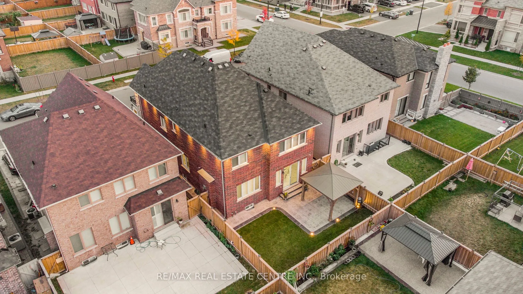 5 Forsyth Crescent E