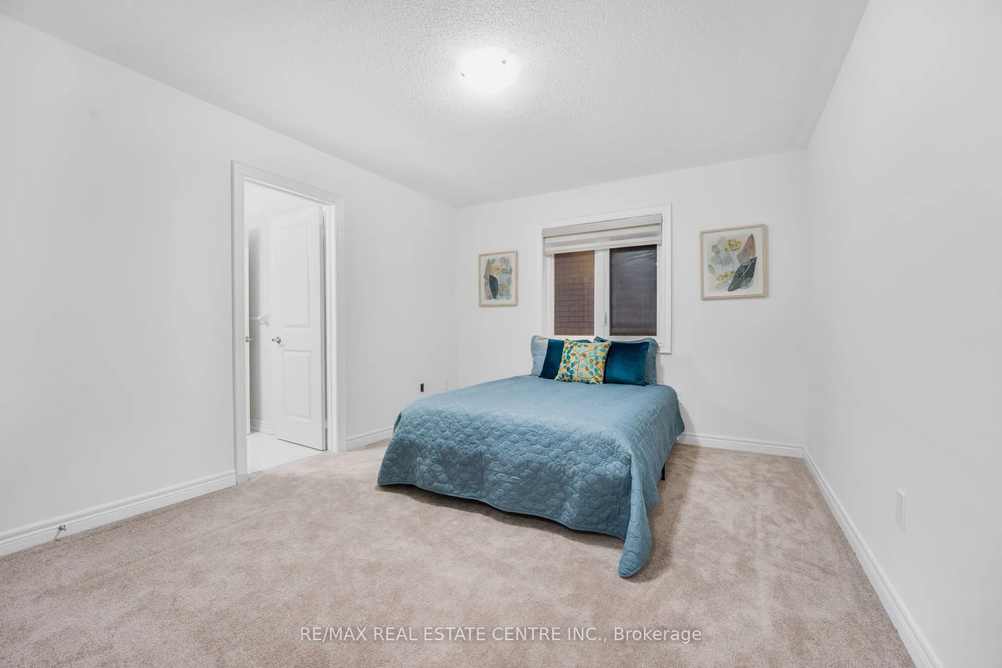 5 Forsyth Crescent E