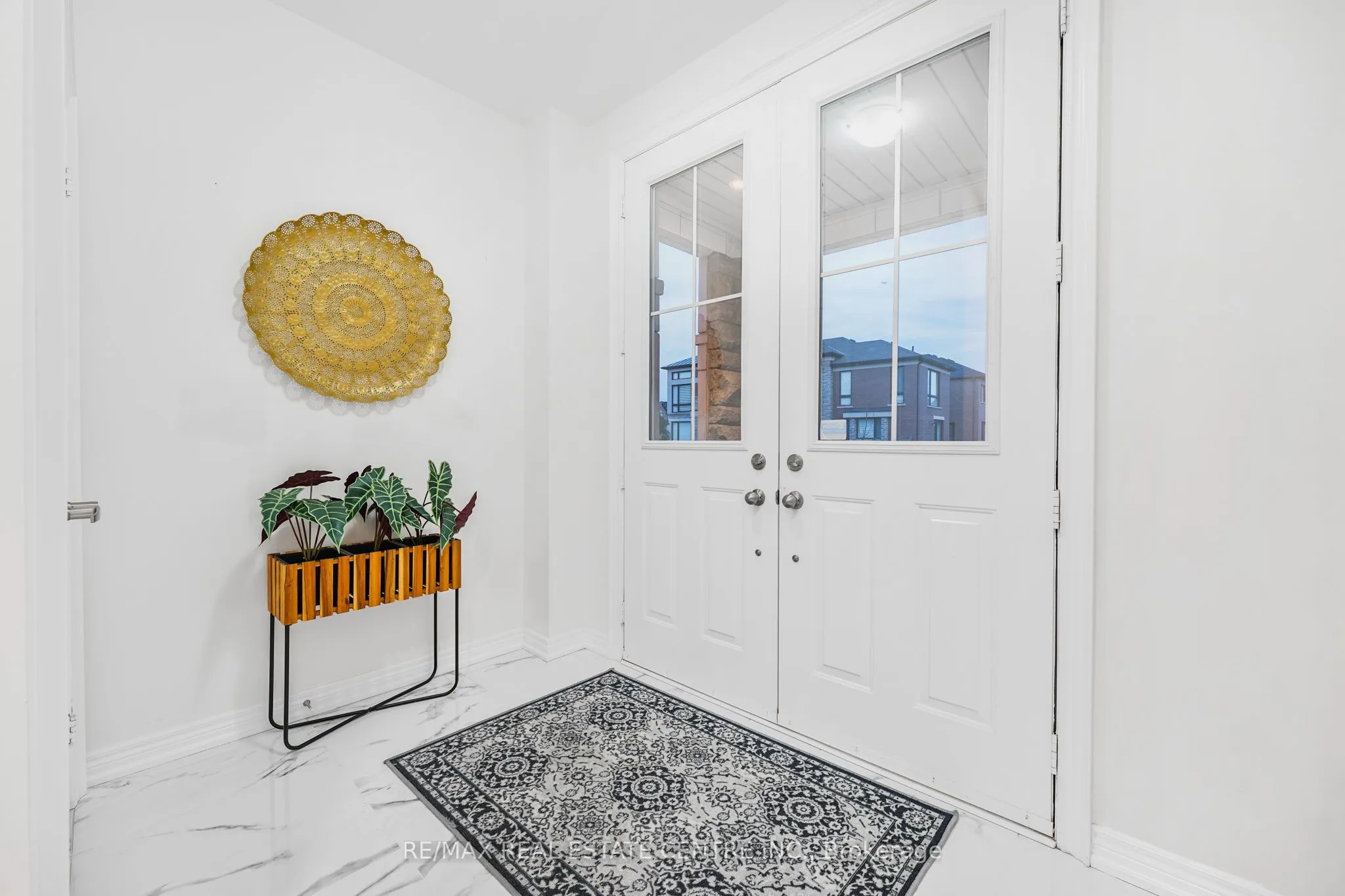 5 Forsyth Crescent E