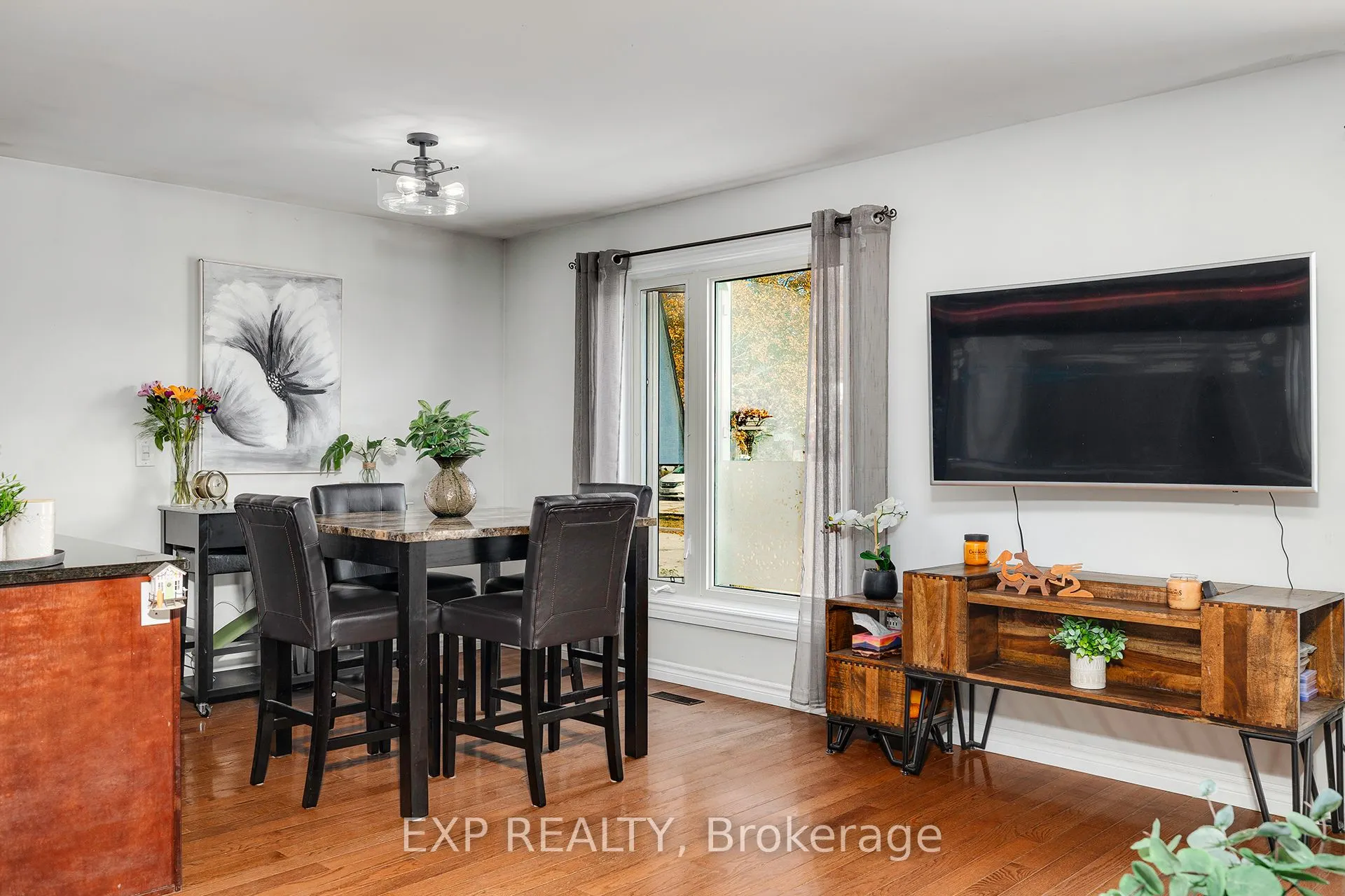 95 Avonmore Crescent