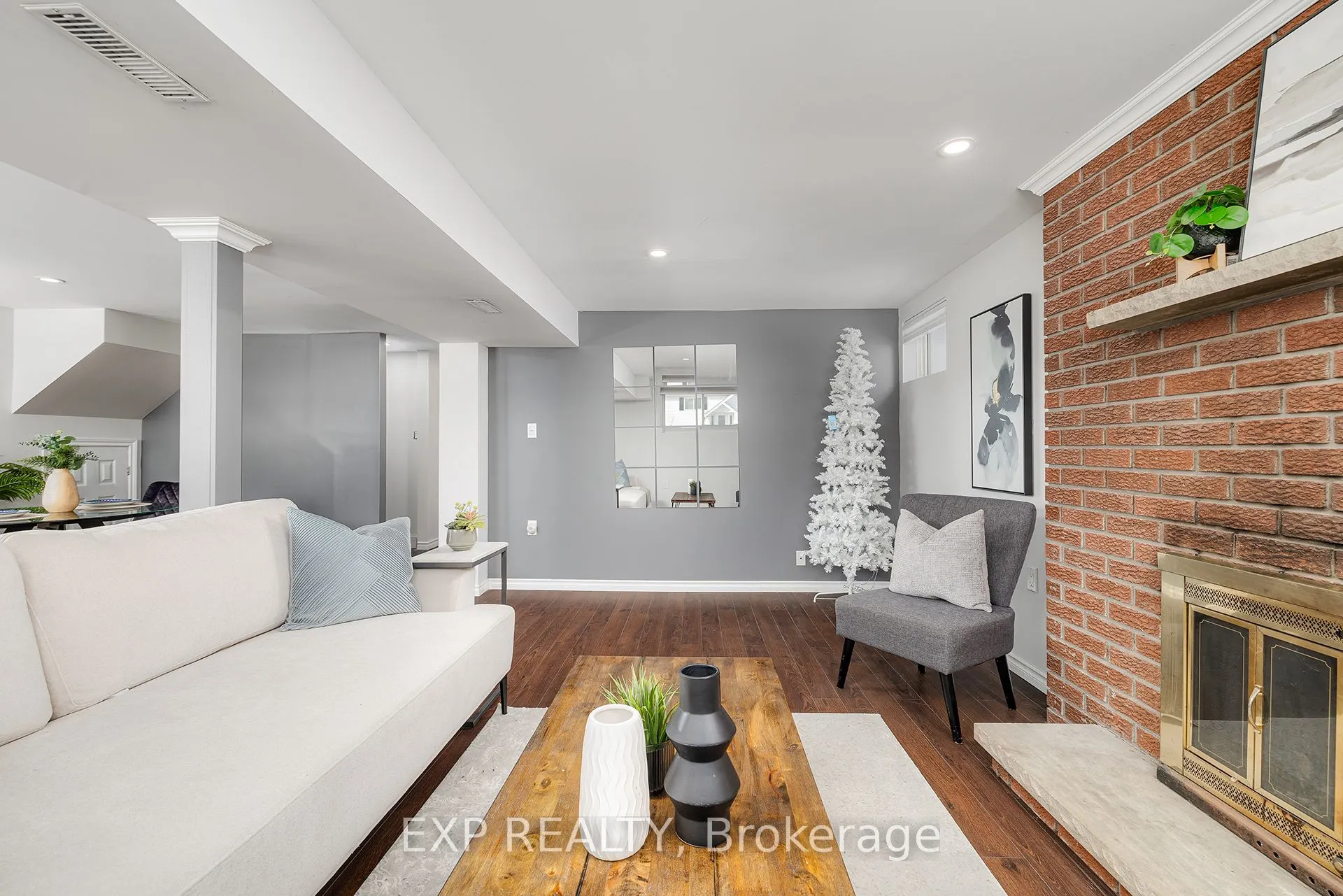 95 Avonmore Crescent
