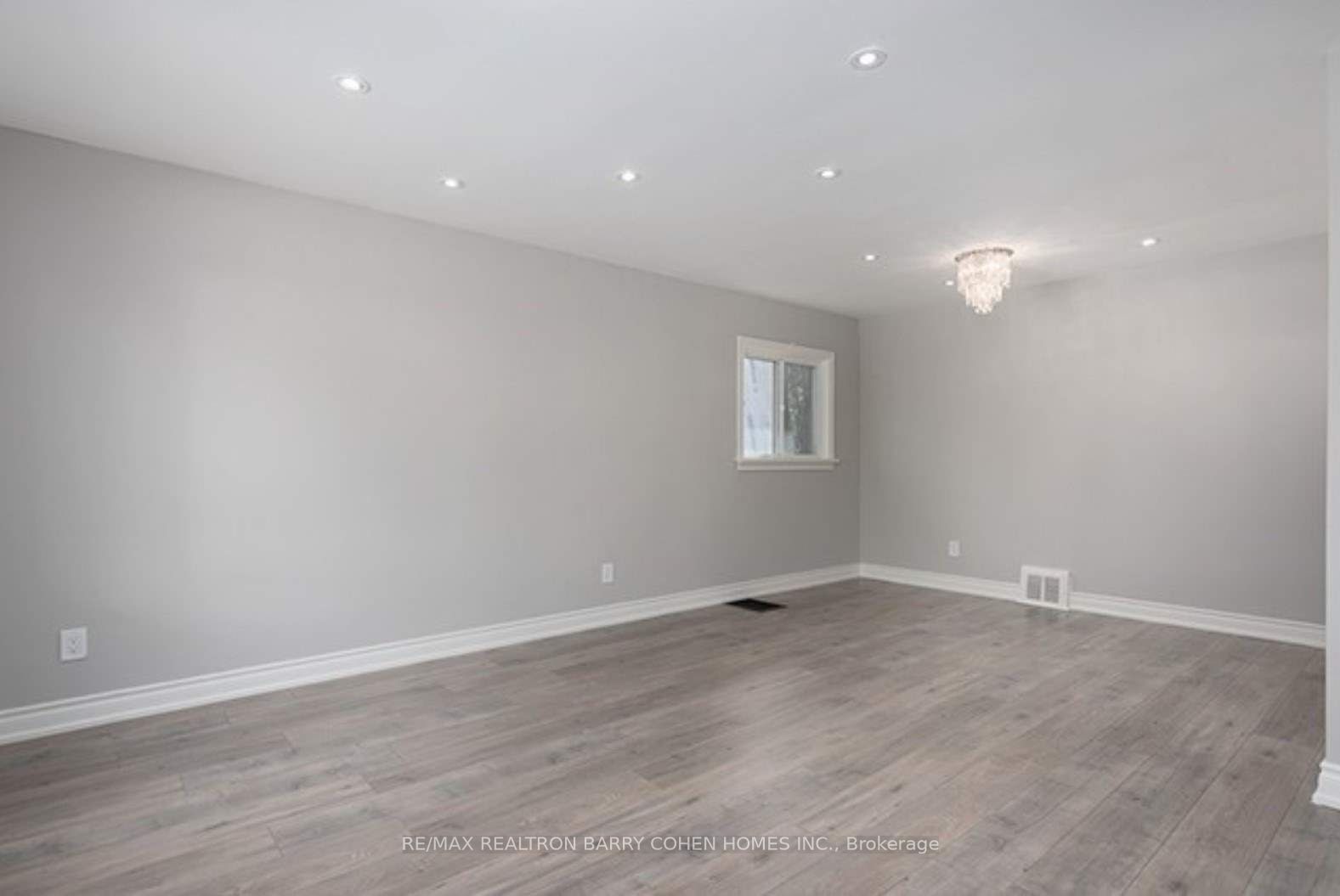 15 Delroy Drive