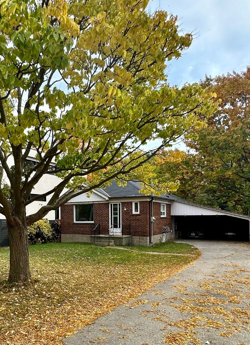 15 Delroy Drive